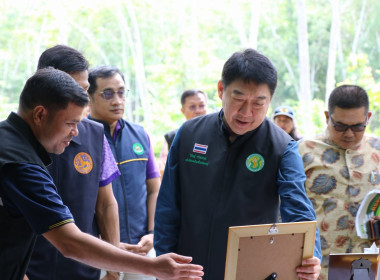 อธิบดีกรมส่งเสริมสหกรณ์ พร้อมด้วย สหกรณ์จังหวัดสุราษฎร์ธานี ... พารามิเตอร์รูปภาพ 4